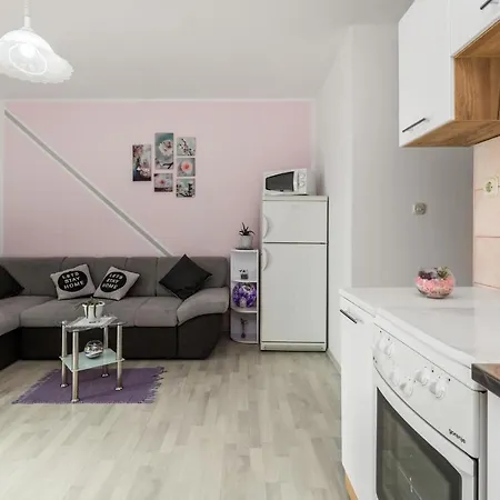 Beautiful In With 1 Bedrooms And Wifi 포블랴나