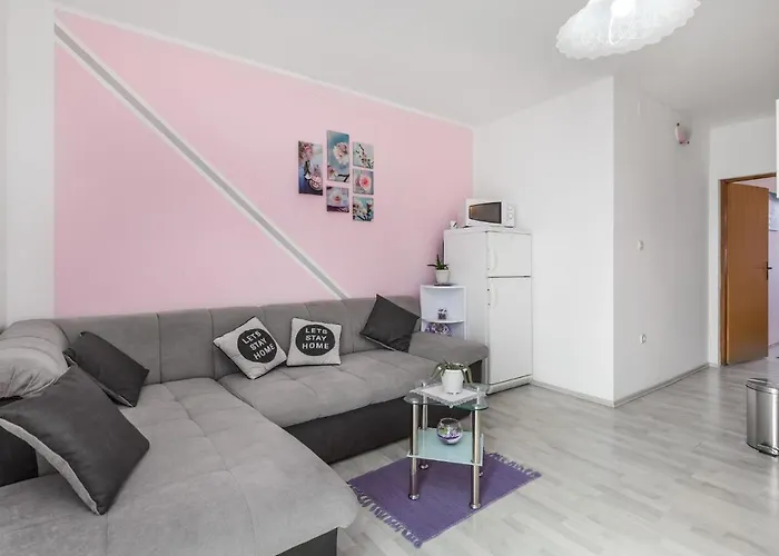 1 Bedroom Cozy Apartment In Povljana * بوفليانا