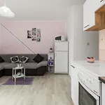 1 Bedroom Cozy Apartment In Povljana Povljana