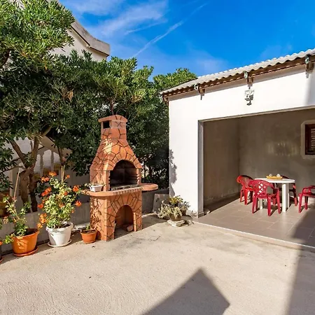 Beautiful In With 1 Bedrooms And Wifi Apartment *
